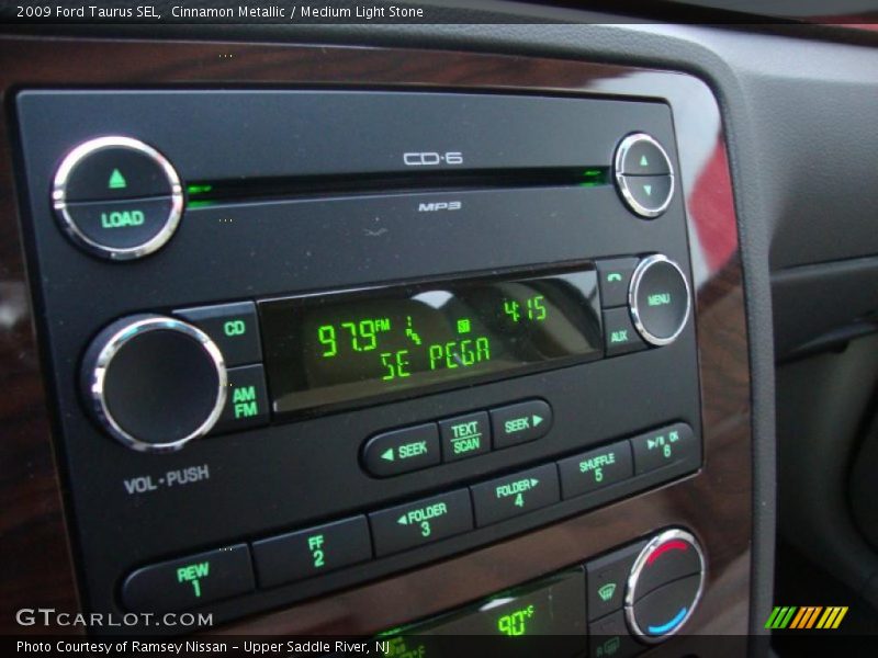 Controls of 2009 Taurus SEL