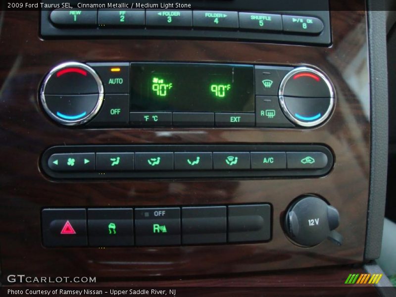 Controls of 2009 Taurus SEL
