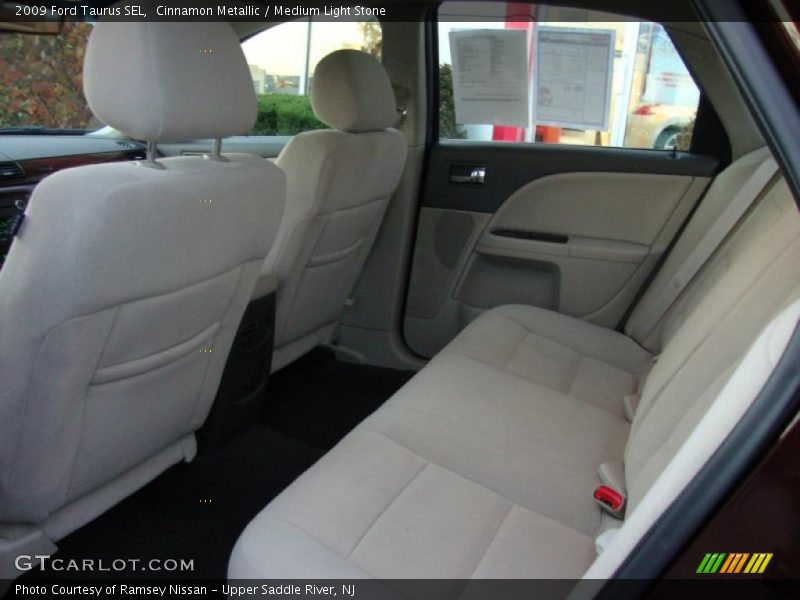  2009 Taurus SEL Medium Light Stone Interior