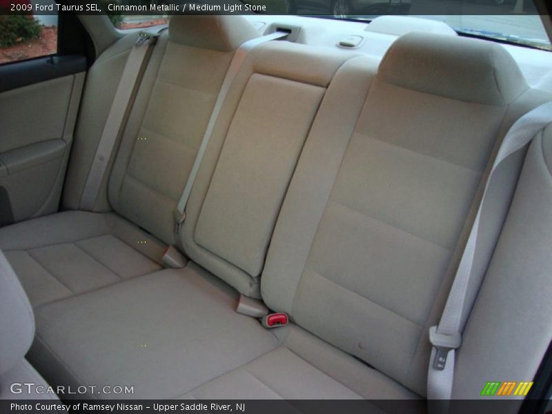 2009 Taurus SEL Medium Light Stone Interior