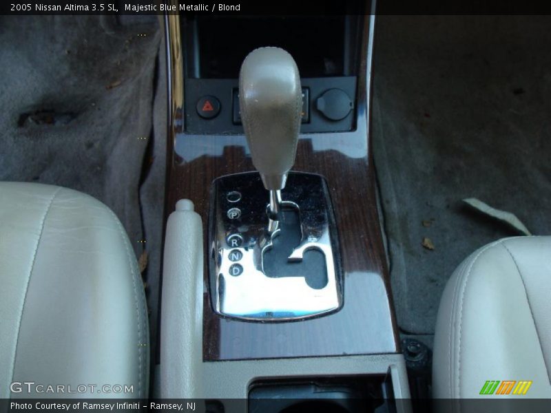 Majestic Blue Metallic / Blond 2005 Nissan Altima 3.5 SL