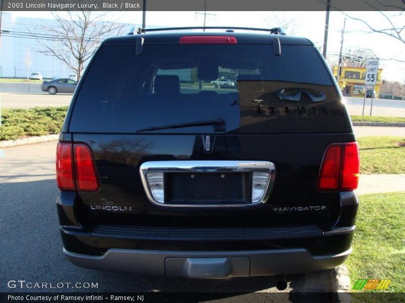 Black / Black 2003 Lincoln Navigator Luxury