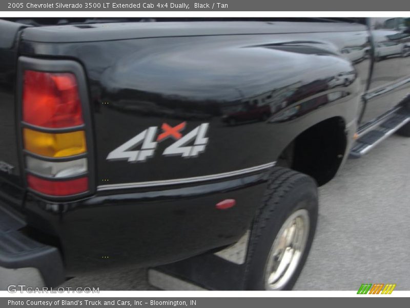Black / Tan 2005 Chevrolet Silverado 3500 LT Extended Cab 4x4 Dually