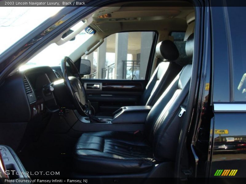 Black / Black 2003 Lincoln Navigator Luxury