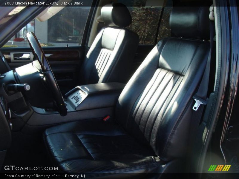 Black / Black 2003 Lincoln Navigator Luxury