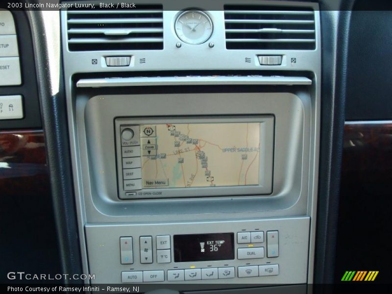 Black / Black 2003 Lincoln Navigator Luxury