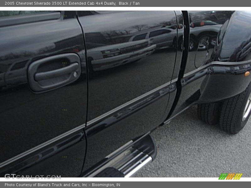 Black / Tan 2005 Chevrolet Silverado 3500 LT Extended Cab 4x4 Dually
