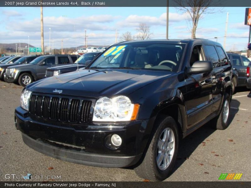 Black / Khaki 2007 Jeep Grand Cherokee Laredo 4x4