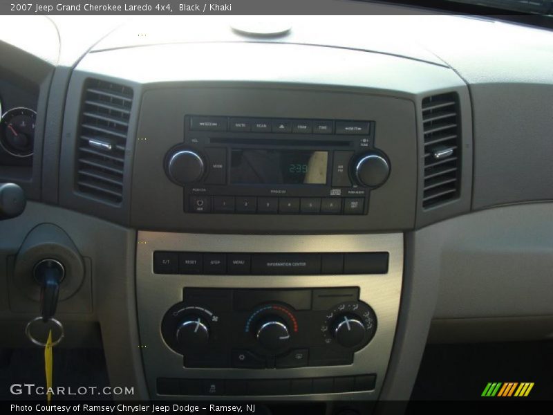 Black / Khaki 2007 Jeep Grand Cherokee Laredo 4x4