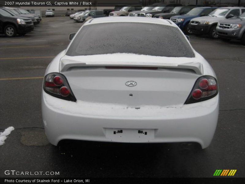 Captiva White / Black 2007 Hyundai Tiburon GS