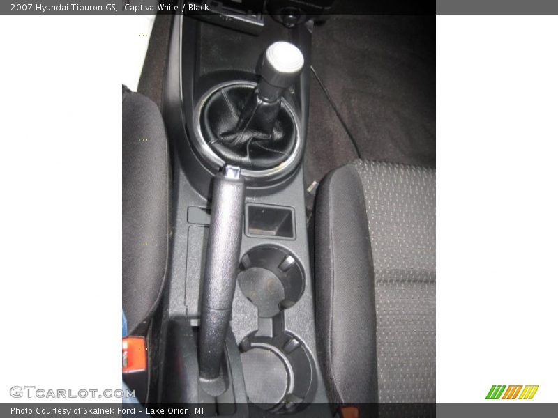 Captiva White / Black 2007 Hyundai Tiburon GS