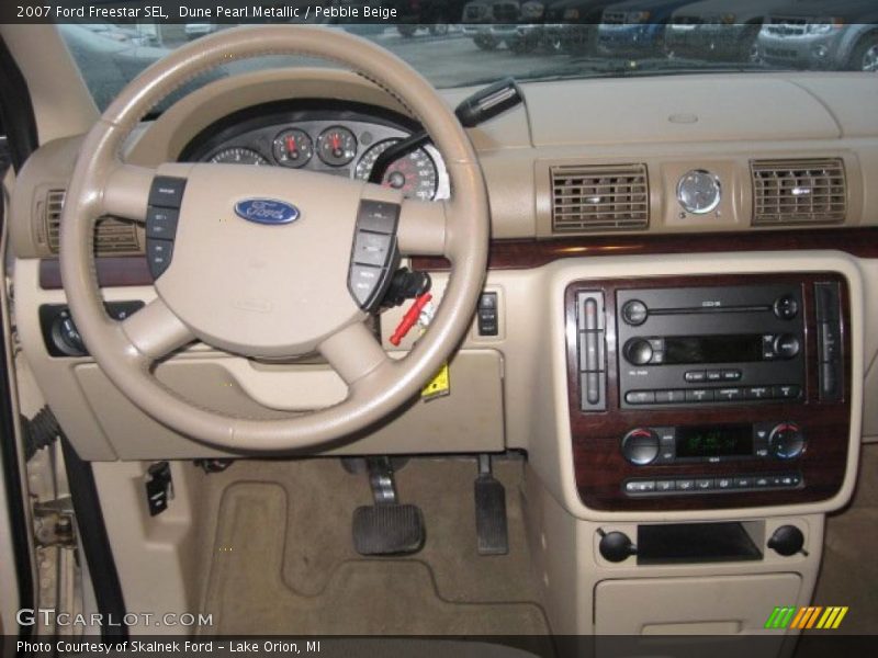Dashboard of 2007 Freestar SEL