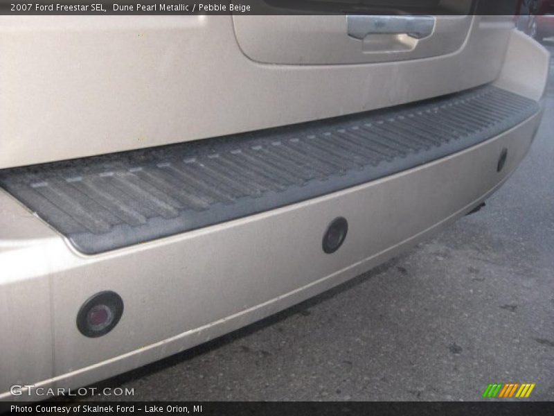 Dune Pearl Metallic / Pebble Beige 2007 Ford Freestar SEL