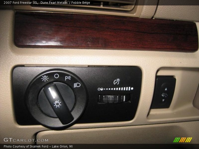 Dune Pearl Metallic / Pebble Beige 2007 Ford Freestar SEL