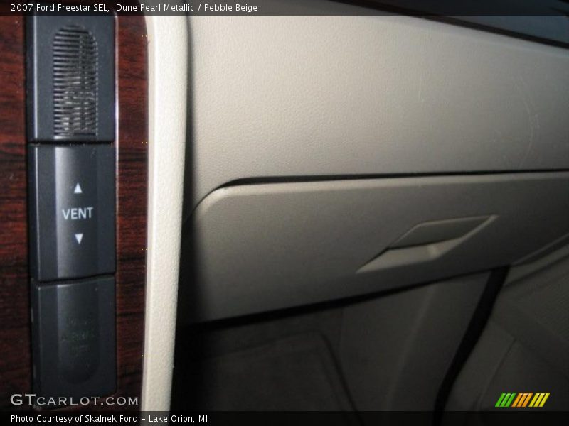 Dune Pearl Metallic / Pebble Beige 2007 Ford Freestar SEL