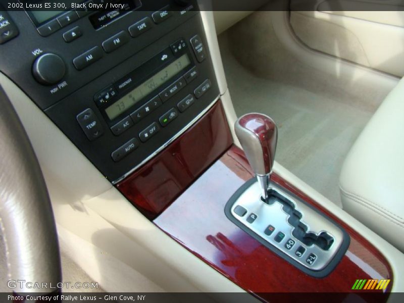 Black Onyx / Ivory 2002 Lexus ES 300