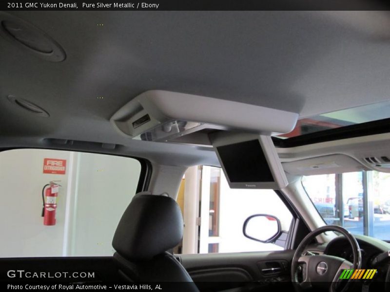 Pure Silver Metallic / Ebony 2011 GMC Yukon Denali