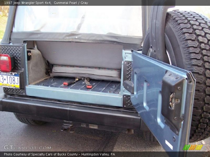  1997 Wrangler Sport 4x4 Trunk