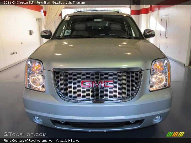 Pure Silver Metallic / Light Titanium 2011 GMC Yukon SLT