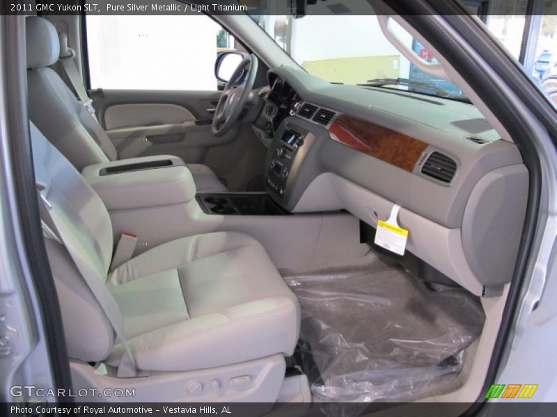 Pure Silver Metallic / Light Titanium 2011 GMC Yukon SLT