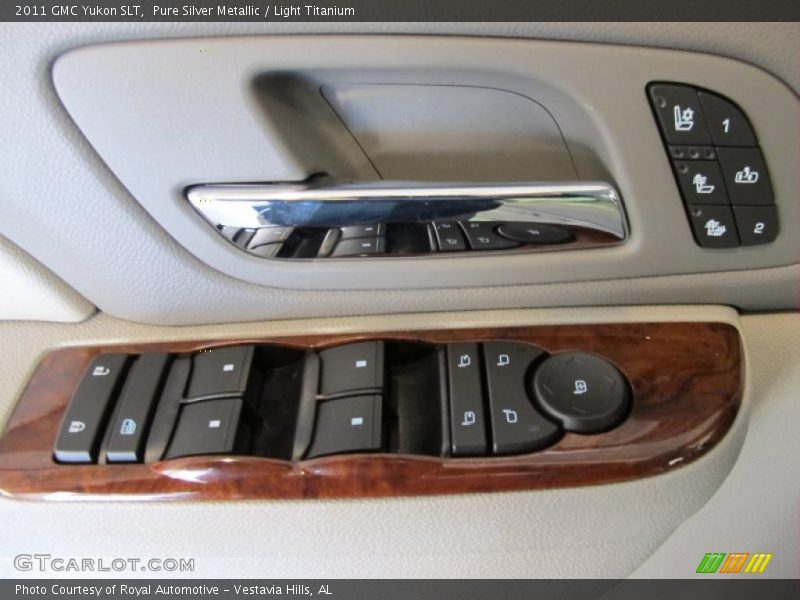 Pure Silver Metallic / Light Titanium 2011 GMC Yukon SLT