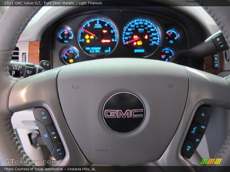 Pure Silver Metallic / Light Titanium 2011 GMC Yukon SLT