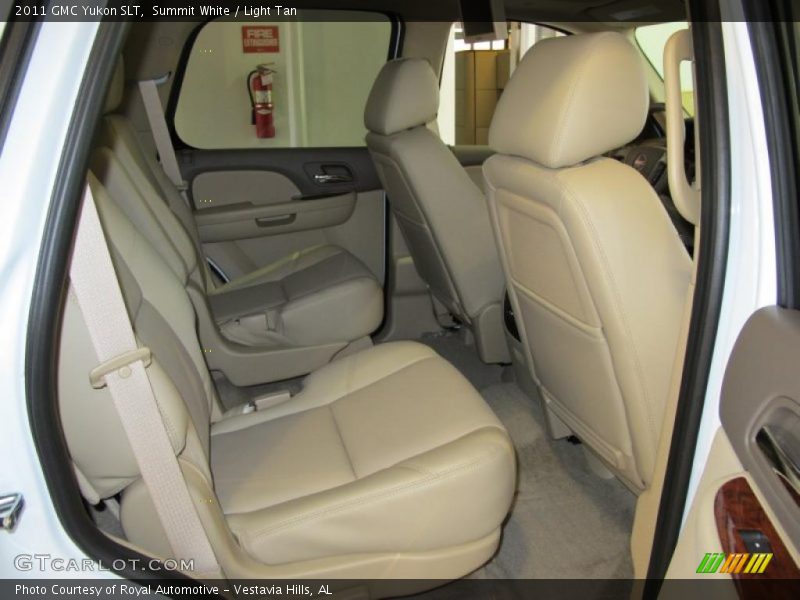 Summit White / Light Tan 2011 GMC Yukon SLT