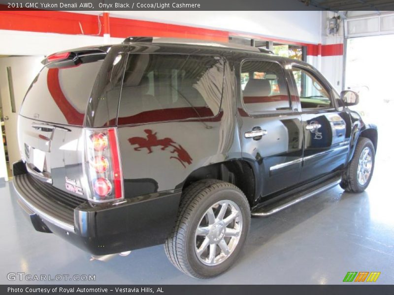 Onyx Black / Cocoa/Light Cashmere 2011 GMC Yukon Denali AWD