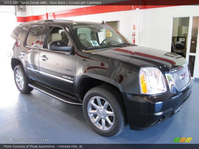 Onyx Black / Cocoa/Light Cashmere 2011 GMC Yukon Denali AWD