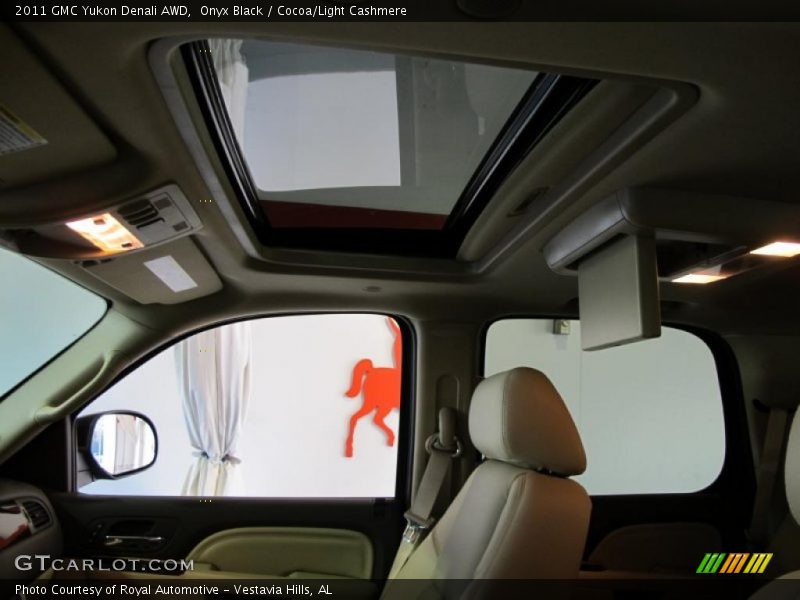 Onyx Black / Cocoa/Light Cashmere 2011 GMC Yukon Denali AWD