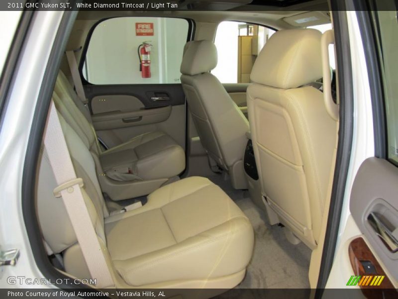 White Diamond Tintcoat / Light Tan 2011 GMC Yukon SLT