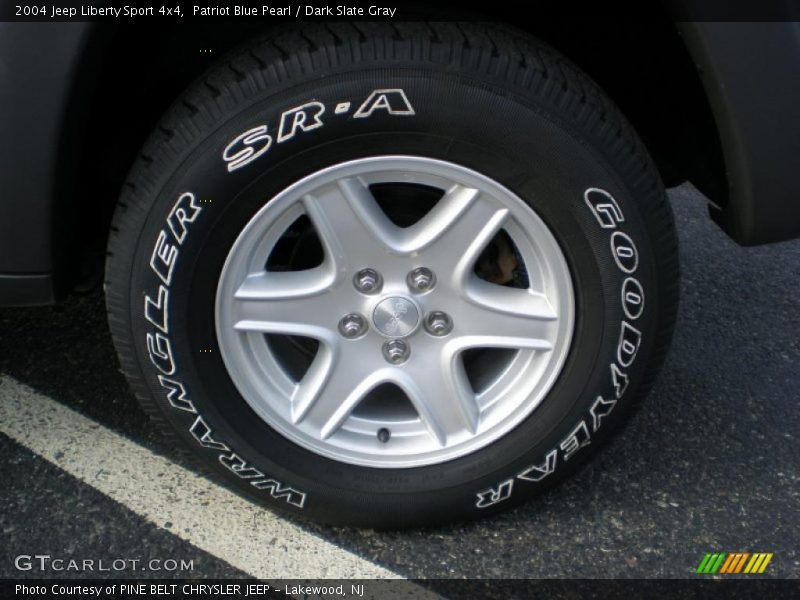 Patriot Blue Pearl / Dark Slate Gray 2004 Jeep Liberty Sport 4x4