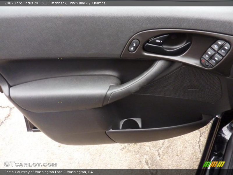 Pitch Black / Charcoal 2007 Ford Focus ZX5 SES Hatchback