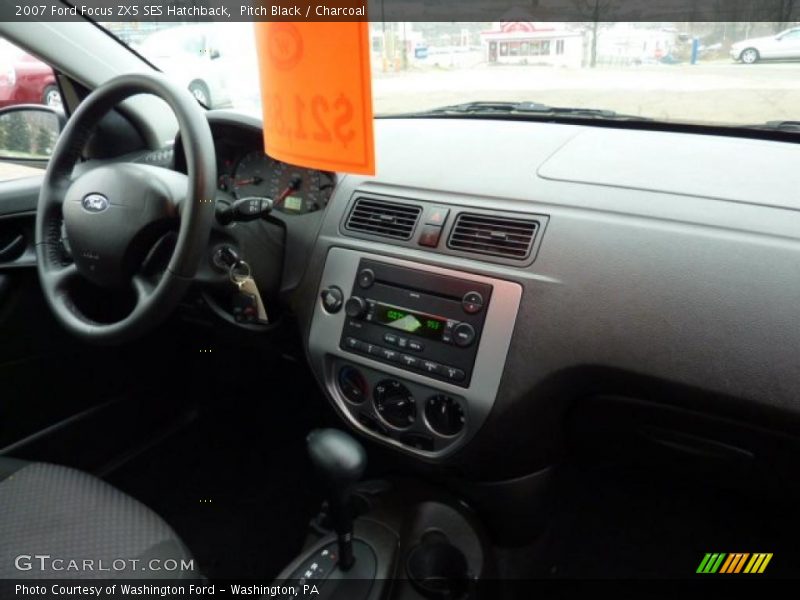 Pitch Black / Charcoal 2007 Ford Focus ZX5 SES Hatchback