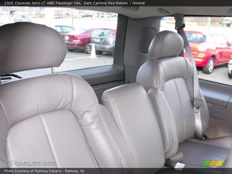  2005 Astro LT AWD Passenger Van Neutral Interior