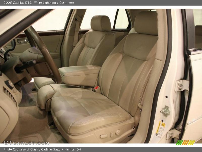 White Lightning / Cashmere 2006 Cadillac DTS