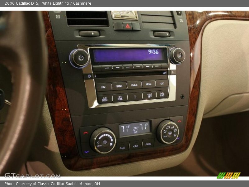 White Lightning / Cashmere 2006 Cadillac DTS