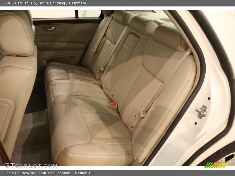 White Lightning / Cashmere 2006 Cadillac DTS