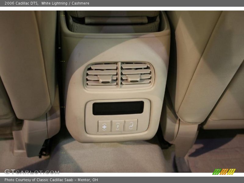 White Lightning / Cashmere 2006 Cadillac DTS