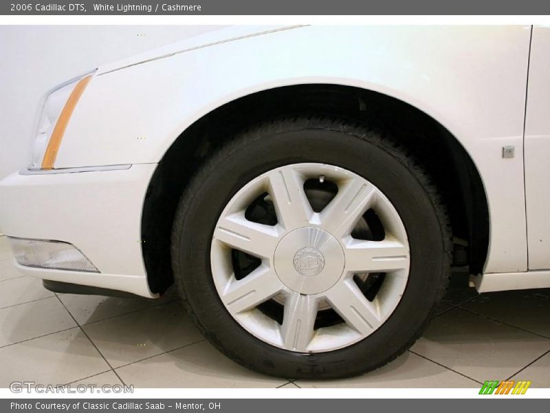White Lightning / Cashmere 2006 Cadillac DTS