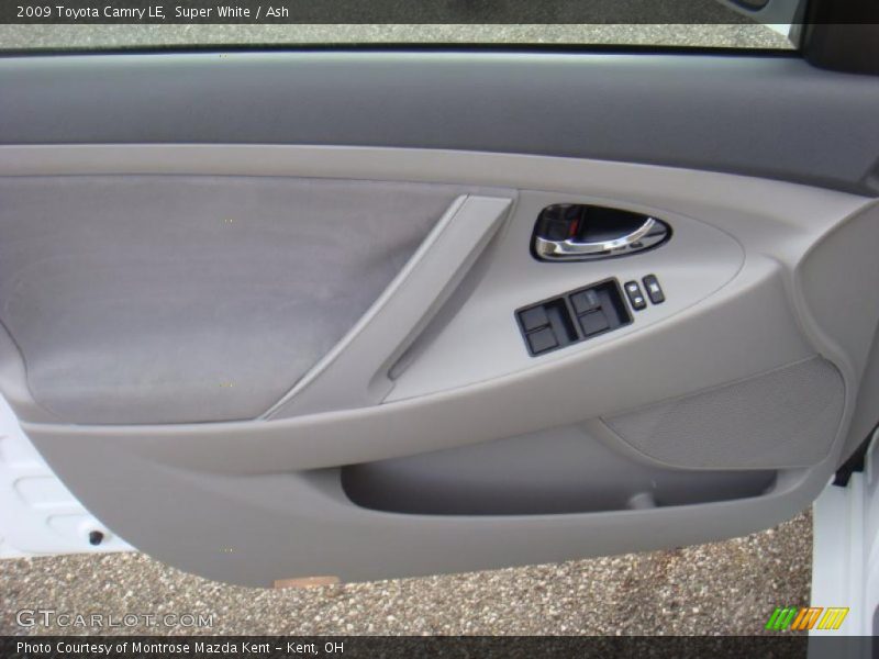 Super White / Ash 2009 Toyota Camry LE