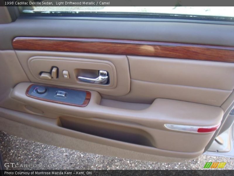 Light Driftwood Metallic / Camel 1998 Cadillac DeVille Sedan