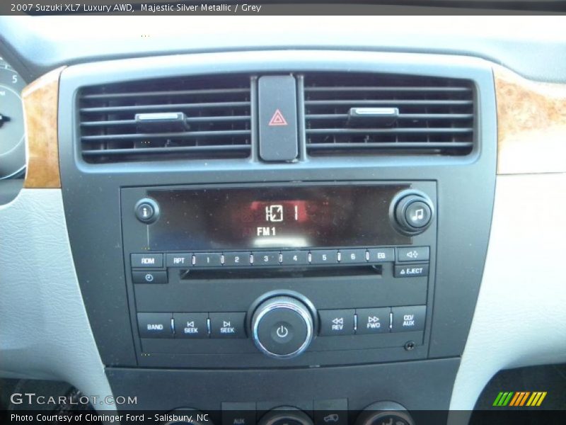 Majestic Silver Metallic / Grey 2007 Suzuki XL7 Luxury AWD