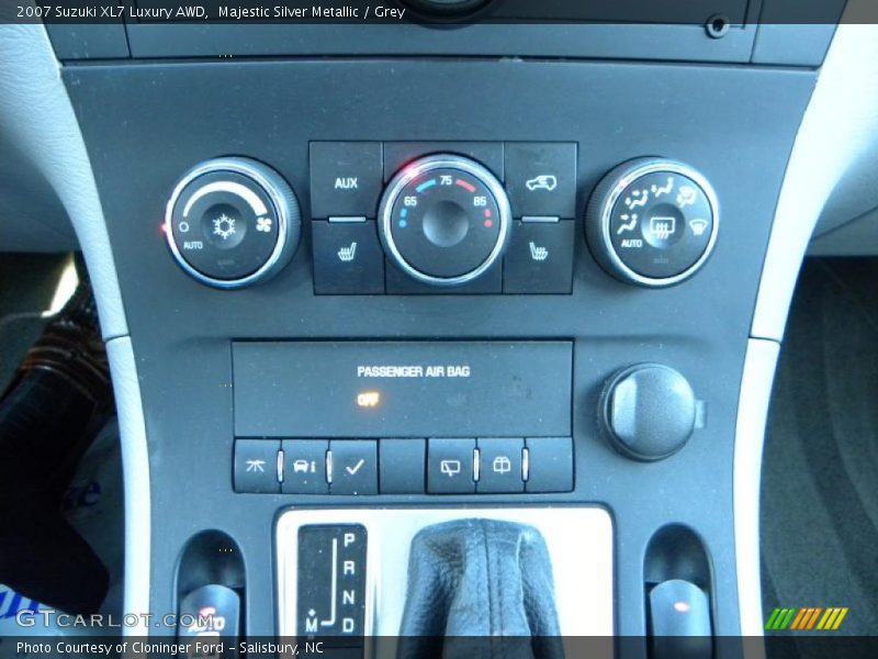 Majestic Silver Metallic / Grey 2007 Suzuki XL7 Luxury AWD