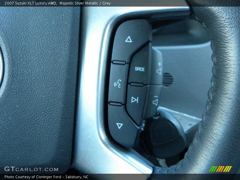 Majestic Silver Metallic / Grey 2007 Suzuki XL7 Luxury AWD