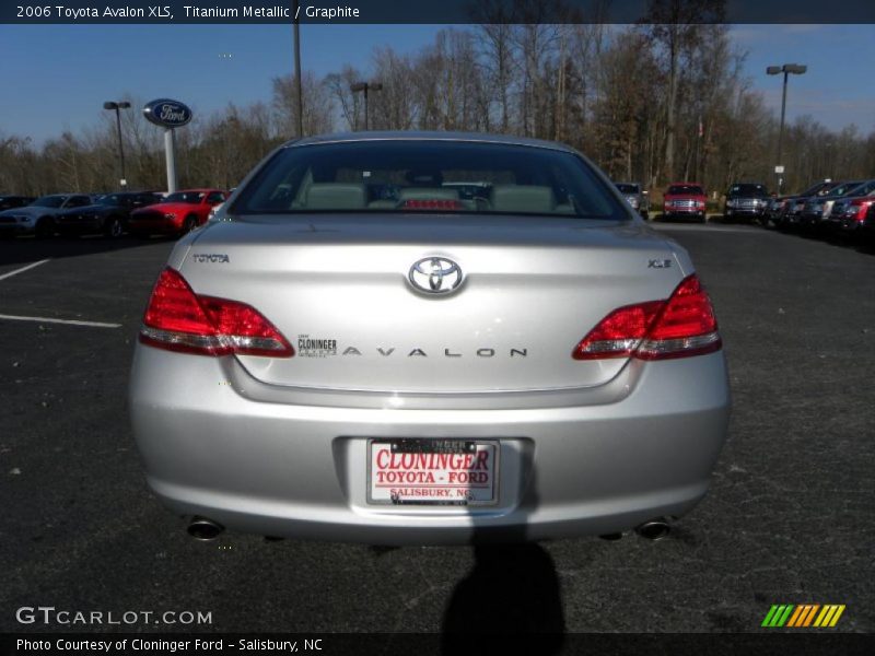 Titanium Metallic / Graphite 2006 Toyota Avalon XLS