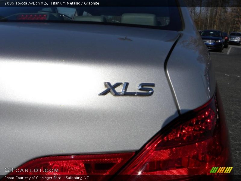 Titanium Metallic / Graphite 2006 Toyota Avalon XLS