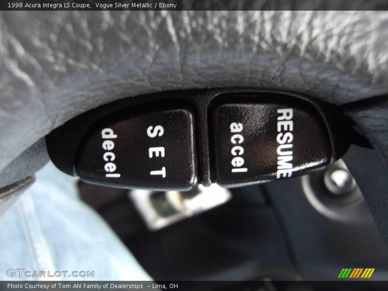 Vogue Silver Metallic / Ebony 1998 Acura Integra LS Coupe