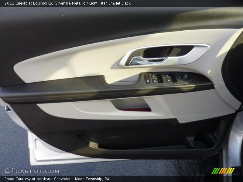 Silver Ice Metallic / Light Titanium/Jet Black 2011 Chevrolet Equinox LS