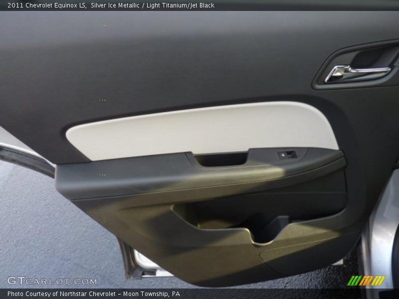 Silver Ice Metallic / Light Titanium/Jet Black 2011 Chevrolet Equinox LS
